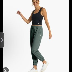 Vuori Women’s boyfriend joggers, sea pine heather.